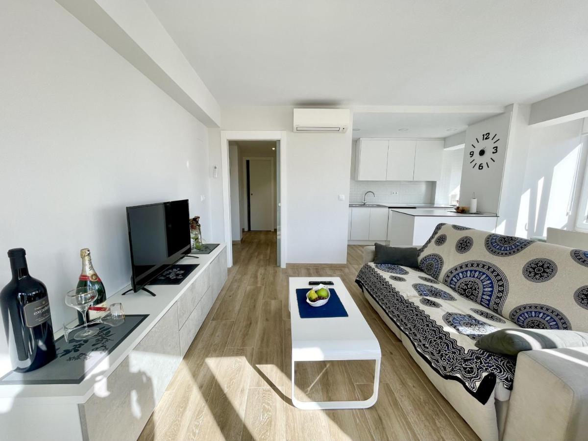 Luxury Center Apartment Benidorm Bagian luar foto